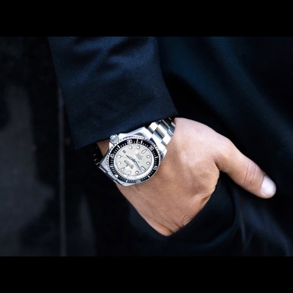 Oceaneva Deep Marine Explorer II Dive Watch Auto - Picture 5 of 6